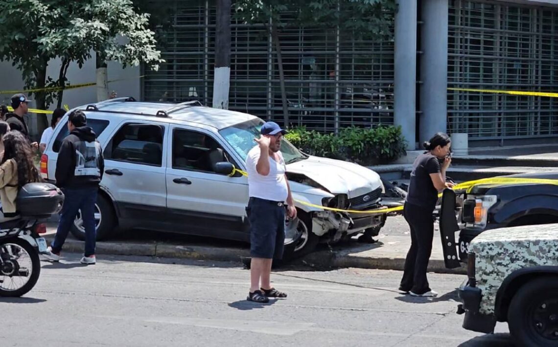 Un trágico accidente en Guadalajara dejó a una niña sin vida y una mujer herida, con el responsable en fuga.