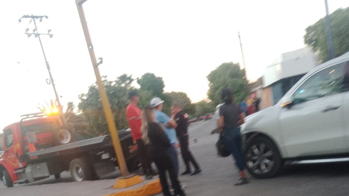 La familia de un joven motociclista de Torreón busca solidaridad para cubrir su costosa cuenta médica tras un accidente.