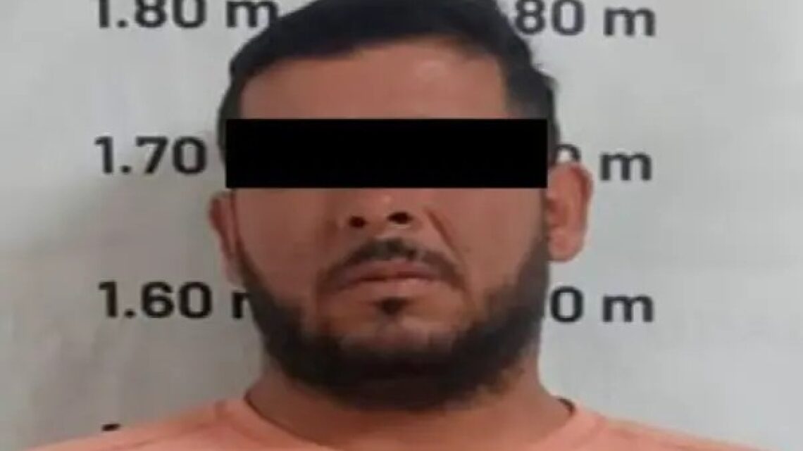 La Fiscalía de Puebla arresta a tres hombres, dos en el centro histórico y uno colombiano en Cuautlancingo, por narcomenudeo.