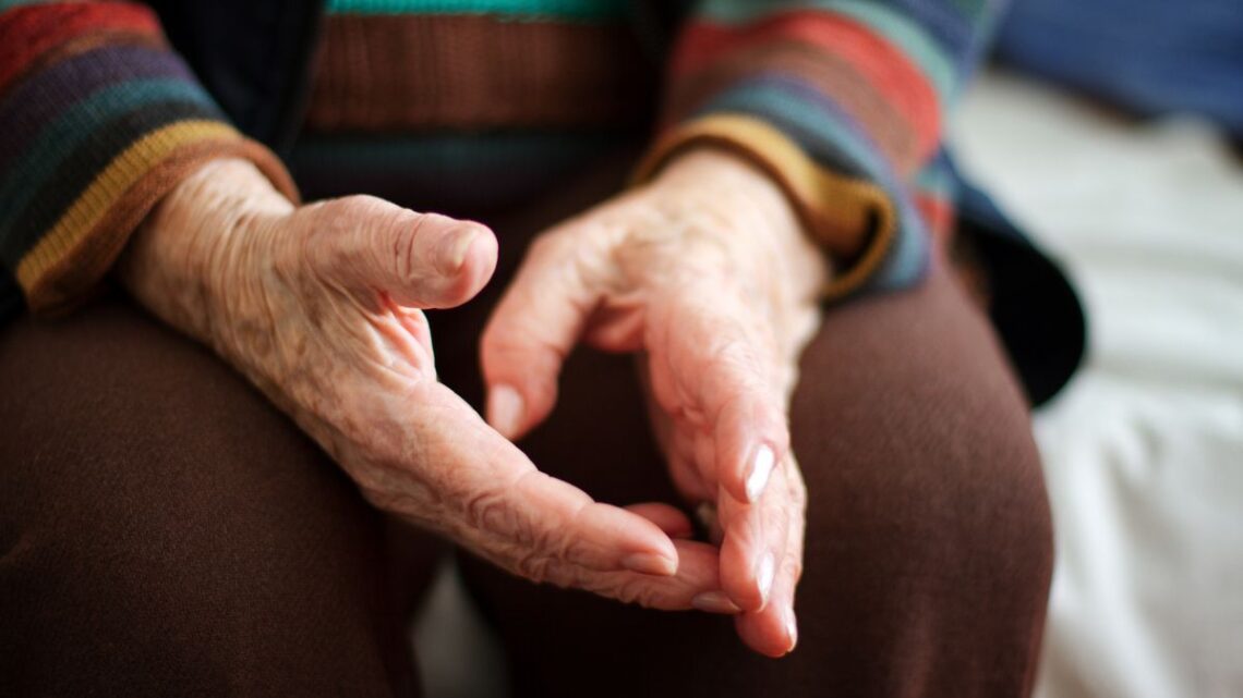 Una mujer de 62 años fue encontrada en condiciones alarmantes en Tehuacán, lo que genera preocupación social y mediática.