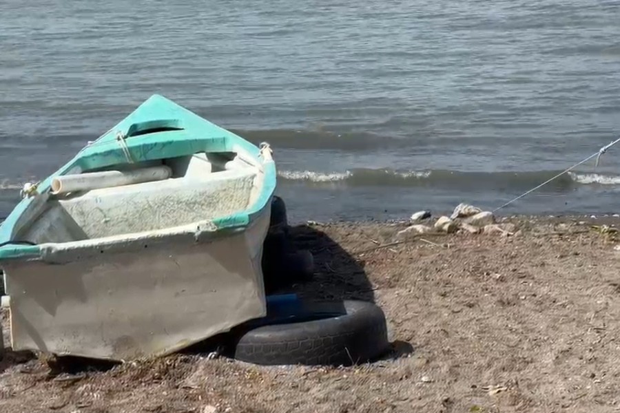 Un hallazgo en el Lago de Chapala sorprende a pescadores y autoridades mientras se investiga la causa de muerte.