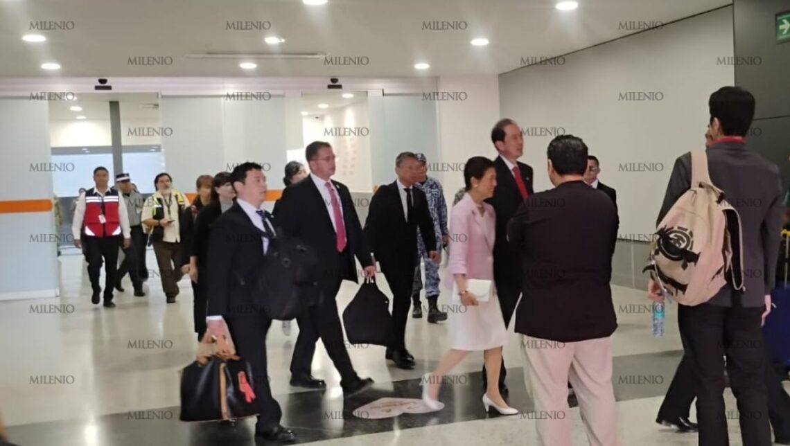 Hisako de Takamado llega a Monterrey para el partido mil de la FIFA y muestra su apoyo incondicional a Japón.