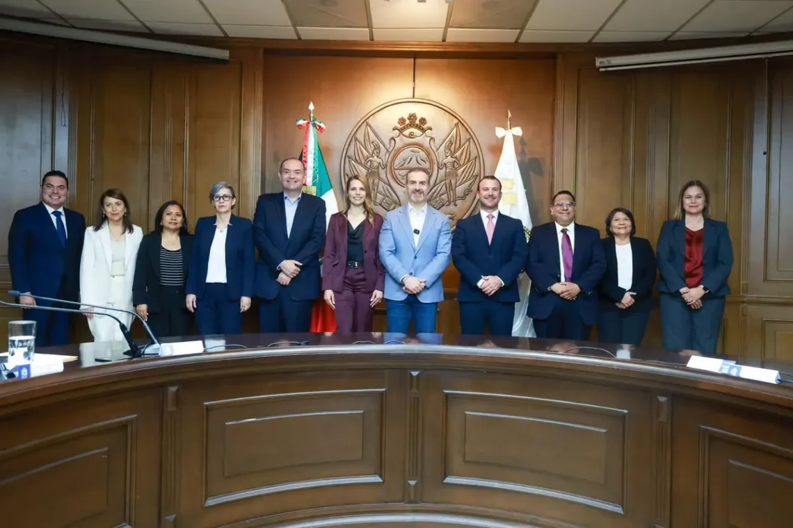 El convenio entre Monterrey y la UANL busca mejorar la atención a la ciudadanía a través de capacitación profesional.