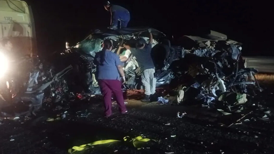 Un choque entre dos tráileres y una camioneta en Anáhuac resultó en un herido grave. Detalles del incidente aquí.