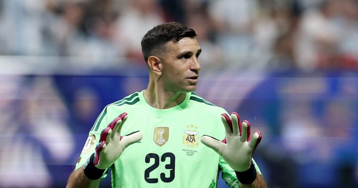 Dibu Martínez reflexiona sobre su actuación en el Mundial y se prepara para la recta final del torneo.