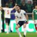 Inglaterra se impuso a México en un emocionante partido, avanzando a cuartos de final tras un arbitraje controversial.