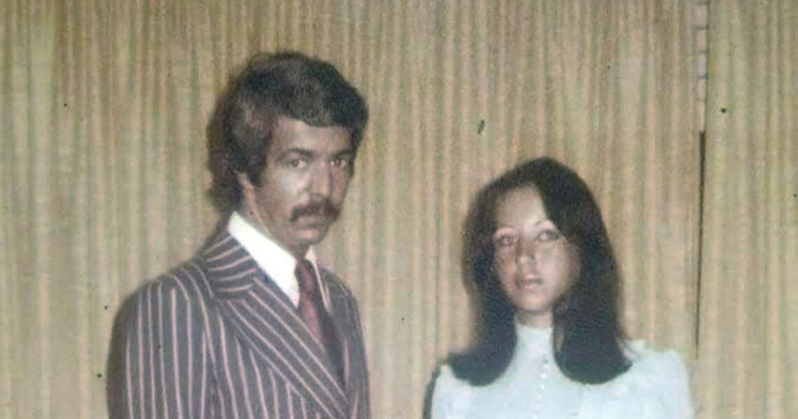 Un amor inesperado desafió las convenciones sociales en los años 70, originando una historia de pasiones y decisiones difíciles.