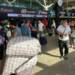 La afluencia de pasajeros en la Central de Autobuses de Monterrey se incrementa con el inicio de las vacaciones de verano.