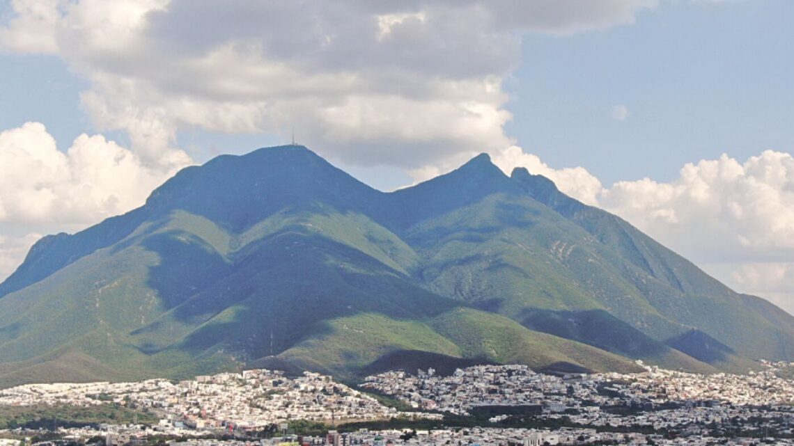 Disfruta de un miércoles en Monterrey que será nublado, caluroso y brumoso, ideal para salir y relajarte.