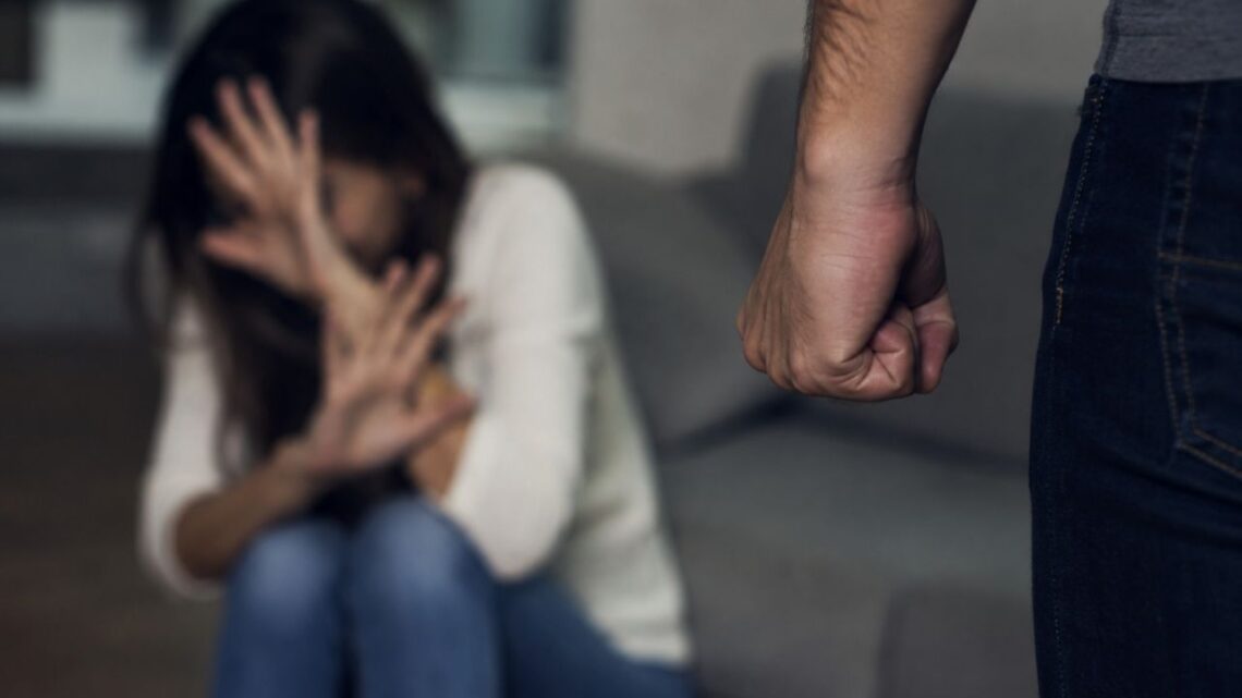 Nuevo León enfrenta un preocupante aumento en feminicidios, con 27 mujeres asesinadas en cinco meses. Las organizaciones civiles alertan sobre la grave situación.