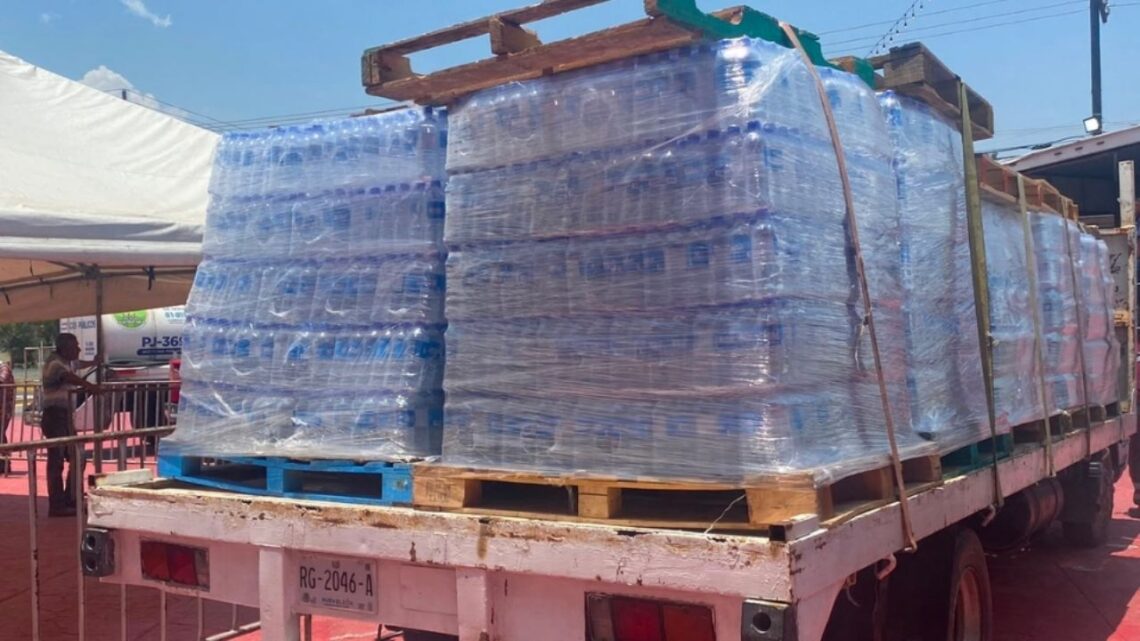 Cuatro municipios brindan asistencia a García con agua potable debido al desabasto que impacta diversas colonias.