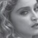 La reina del pop, Madonna, lanza un nuevo libro que revela secretos de su icónica trayectoria musical y visual.