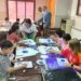 Las Escuelas de Verano de Ciudad Real celebran la Pandorga a través de un creativo taller de camisetas para niños.