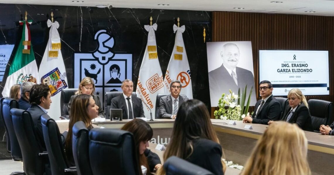 El Municipio de Guadalupe realizó un emotivo homenaje póstumo al exalcalde Erasmo Garza Elizondo, quien falleció recientemente.